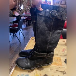 BOC black pebble leather size 7.5 zip boots